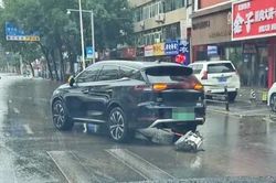 BYD lên tiếng về vụ việc xe điện Tang rơi động cơ khi lội nước
