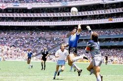 Maradona biến tuyển Anh th&agrave;nh 'nạn nh&acirc;n thế kỷ' của Argentina thế n&agrave;o?