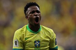 Hình ảnh tranh cãi của Vinicius sau khi bị loại khỏi World Cup