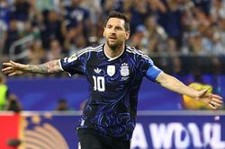Argentina khoác lại màu áo từng 2 lần tiễn Anh về nước