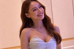 'Mẹ 3 con' Nhã Phương quyến rũ