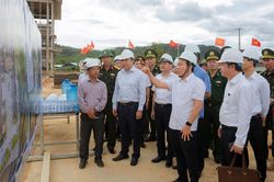 Phó Thủ tướng Lê Tiến Châu yêu cầu đẩy nhanh tiến độ trường liên cấp ở Huế