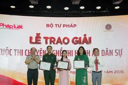 T&ocirc;n vinh c&aacute;c t&aacute;c phẩm xuất sắc đoạt giải về chuyện nghề thi h&agrave;nh &aacute;n d&acirc;n sự