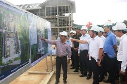 Ph&oacute; Thủ tướng L&ecirc; Tiến Ch&acirc;u kiểm tra c&aacute;c dự &aacute;n Trường phổ th&ocirc;ng nội tr&uacute; li&ecirc;n cấp tại Huế
