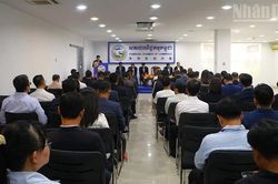 Th&uacute;c đẩy thương mại điện tử xuy&ecirc;n bi&ecirc;n giới Việt Nam-Campuchia