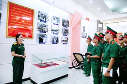 Giáo dục chính trị đi vào chiều sâu, hiệu quả thiết thực
