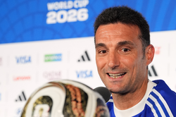 HLV Lionel Scaloni: 'Mong Argentina chạm tr&aacute;n T&acirc;y Ban Nha ở chung kết'