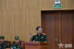 Đại tướng Nguyễn T&acirc;n Cương dự, chỉ đạo diễn tập tại Học viện Quốc ph&ograve;ng