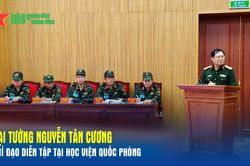 Đại tướng Nguyễn T&acirc;n Cương chỉ đạo diễn tập tại Học viện Quốc ph&ograve;ng