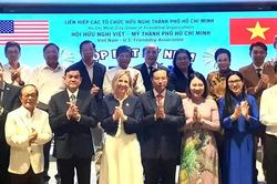 Họp mặt kỷ niệm 250 năm Quốc kh&aacute;nh Hoa Kỳ