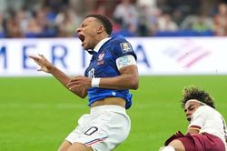 Yamal 'vô tình' thắng Mbappe