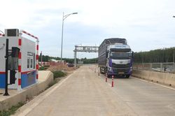 Hoàn thiện việc lắp đặt thiết bị thu phí cao tốc Vạn Ninh - Cam Lộ
