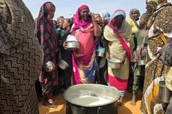 Sudan lún sâu vào khủng hoảng, xung đột nội bộ chưa dứt, lại thêm cú sốc từ bên ngoài