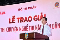 Bộ trưởng Ho&agrave;ng Thanh T&ugrave;ng: Đưa 'Chuyện nghề Thi h&agrave;nh &aacute;n d&acirc;n sự' th&agrave;nh diễn đ&agrave;n uy t&iacute;n, gi&agrave;u gi&aacute; trị nh&acirc;n văn