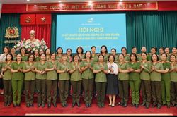 Phụ nữ CAND tạo dấu ấn với 5 chuyển biến nổi bật trong 6 th&aacute;ng đầu năm 2026