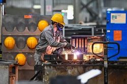 Doanh nghiệp Nhà nước trước cuộc đại tái cơ cấu: Thu hẹp những 'đế chế' đầu tư dàn trải