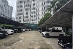 Khu 'đất vàng' biến tướng thành bãi gửi xe và chợ cóc
