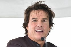 Tom Cruise v&agrave; d&agrave;n nghệ sĩ hạng A đổ bộ bế mạc World Cup