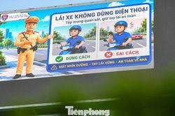 Cận cảnh 36 bảng điện tử giao th&ocirc;ng vừa xuất hiện tr&ecirc;n đường phố H&agrave; Nội
