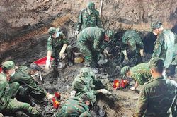 Ph&aacute;t hiện th&ecirc;m 19 h&agrave;i cốt liệt sĩ c&ugrave;ng 1 bộ h&agrave;i cốt tập thể tại C&ocirc;ng vi&ecirc;n L&ecirc; Thị Ri&ecirc;ng