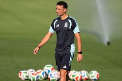 HLV Scaloni: 'Argentina kh&ocirc;ng tệ như mọi người nghĩ'