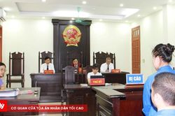 Tổ chức sử dụng ma t&uacute;y tại qu&aacute;n bar, 2 bị c&aacute;o lĩnh &aacute;n