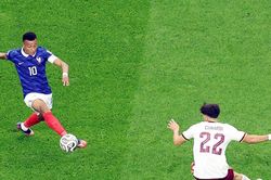 Kết quả b&oacute;ng đ&aacute; h&ocirc;m nay 15/7: X&aacute;c định đội đầu ti&ecirc;n v&agrave;o chung kết World Cup
