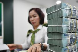 Khi chính sách tiền tệ tiếp tục gánh vai trò đầu tàu vốn