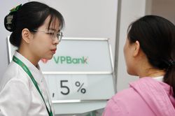 L&atilde;i suất ng&acirc;n h&agrave;ng h&ocirc;m nay 15/7/2026: Gửi 1 th&aacute;ng chạm trần, muốn cao hơn l&agrave;m c&aacute;ch n&agrave;y
