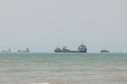 Iran dọa phong tỏa thêm tuyến vận chuyển năng lượng, Mỹ muốn Israel rút quân