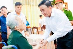 Thường trực Ban Bí thư Trần Cẩm Tú: Đời đời tri ân công ơn của các anh hùng liệt sĩ, các thương binh, bệnh binh