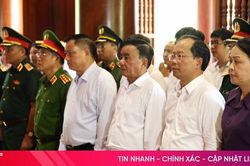 Đồng ch&iacute; Trần Cẩm T&uacute; d&acirc;ng hương tưởng niệm Chủ tịch Hồ Ch&iacute; Minh, tri &acirc;n c&aacute;c anh h&ugrave;ng liệt sĩ tại Ng&atilde; ba Đồng Lộc