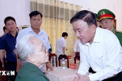 Thường trực Ban B&iacute; thư: Chăm lo người c&oacute; c&ocirc;ng l&agrave; tr&aacute;ch nhiệm của cả hệ thống ch&iacute;nh trị v&agrave; to&agrave;n x&atilde; hội