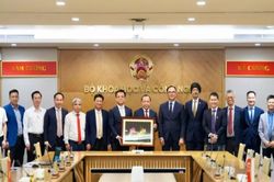 Bộ Khoa học và Công nghệ đồng hành xây dựng Trung tâm Nghiên cứu sản xuất Tiên tiến Việt Nam