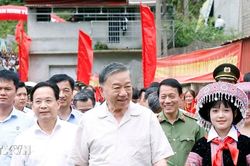 Tổng B&iacute; thư, Chủ tịch nước dự Ng&agrave;y hội To&agrave;n d&acirc;n bảo vệ an ninh Tổ quốc ở Sơn La