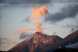 Guatemala cảnh báo núi lửa Fuego gia tăng hoạt động