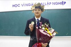 Niềm đam m&ecirc; bền bỉ của 'Ch&agrave;ng trai V&agrave;ng' Olympic Vật l&yacute; Quốc tế