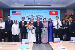 Th&uacute;c đẩy quan hệ hữu nghị, hợp t&aacute;c giữa nh&acirc;n d&acirc;n TP Hồ Ch&iacute; Minh v&agrave; Hoa Kỳ
