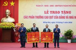 Khơi dậy tinh thần thi đua và khát vọng cống hiến