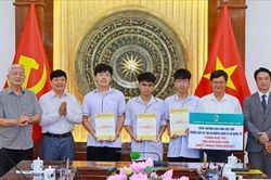 Tuy&ecirc;n dương học sinh gi&agrave;nh huy chương Olympic quốc tế v&agrave; khu vực năm 2026
