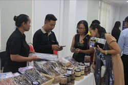 Th&uacute;c đẩy thương mại điện tử xuy&ecirc;n bi&ecirc;n giới giữa Việt Nam, Campuchia