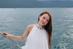 Nhã Phương - mẹ 'bỉm sữa' 3 con khoe sắc vóc trẻ trung, xinh đẹp