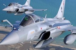 &Ocirc;ng Macron tung '&aacute;t chủ b&agrave;i' Rafale cho Ukraine, h&eacute; lộ thời điểm b&agrave;n giao đầu ti&ecirc;n