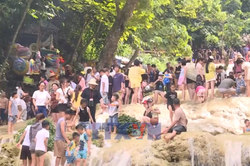 Thanh Hóa: Thác Mây thu hút nhiều du khách về tham quan, nghỉ dưỡng