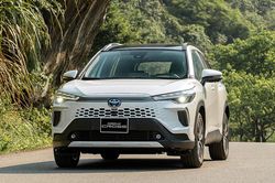 Những mẫu xe hybrid bán chạy nhất 6 tháng đầu năm