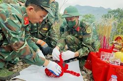 PGS.TS B&ugrave;i Ho&agrave;i Sơn: T&igrave;m kiếm liệt sĩ kh&ocirc;ng chỉ l&agrave; nhiệm vụ ch&iacute;nh trị