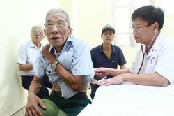 Xã Thiên Lộc, Hà Nội: Khám sức khỏe cho hơn 900 người có công và đối tượng chính sách