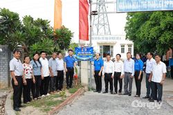 Kh&aacute;nh th&agrave;nh c&ocirc;ng tr&igrave;nh thanh ni&ecirc;n thắp s&aacute;ng phố phường