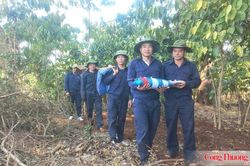 Hành trình thầm lặng đưa đồng đội trở về với đất mẹ - Bài 2: Những giọt nước mắt trên hành trình tri ân