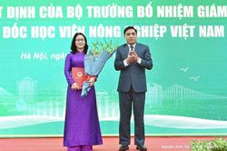 Học viện Nông nghiệp Việt Nam trao quyết định về công tác cán bộ